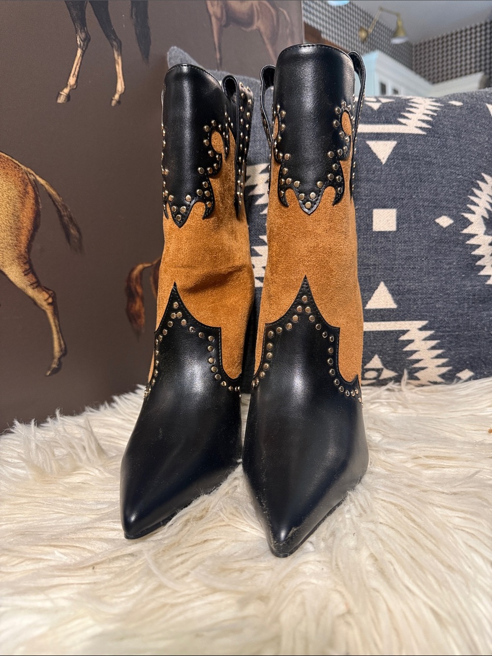 Brown suade and black leather boots - Picture 2 of 3